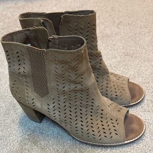 TOMS Peep Toe Suede Booties | Women’s 9.5 | Taupe Laser Cut Heels